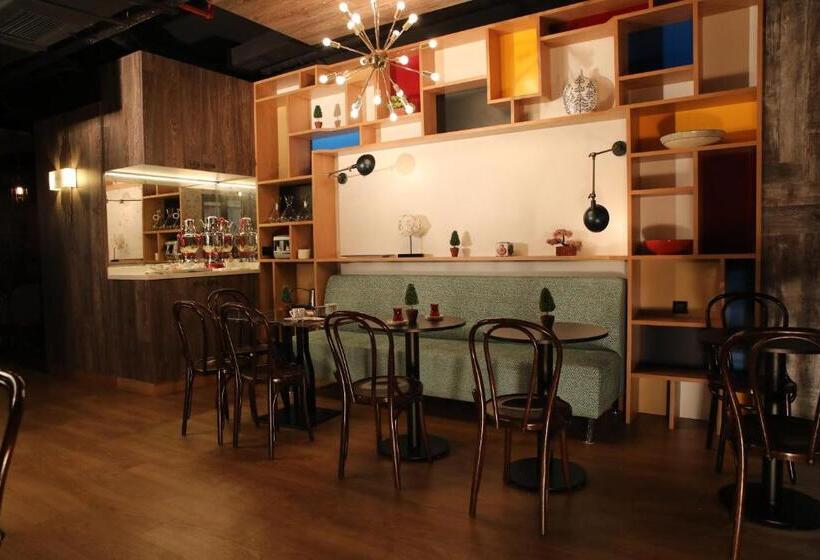 ホテル Roomers Nisantasi