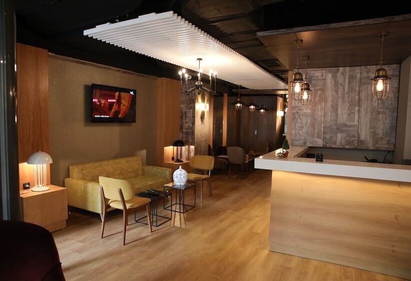 ホテル Roomers Nisantasi