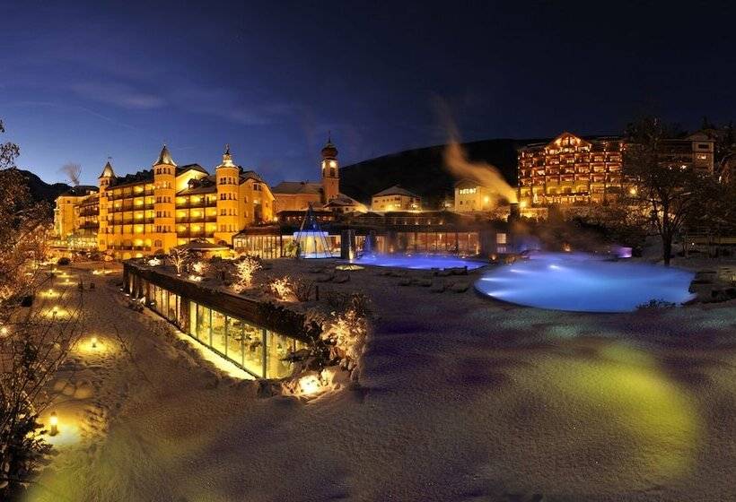 酒店 Adler Spa Resort Dolomiti