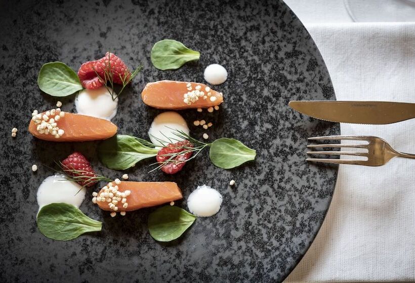 酒店 Adler Spa Resort Dolomiti