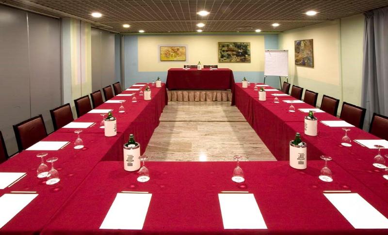 هتل Albornoz Palace