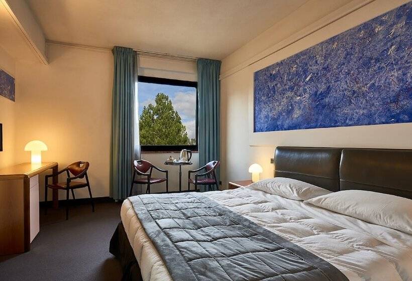 هتل Albornoz Palace