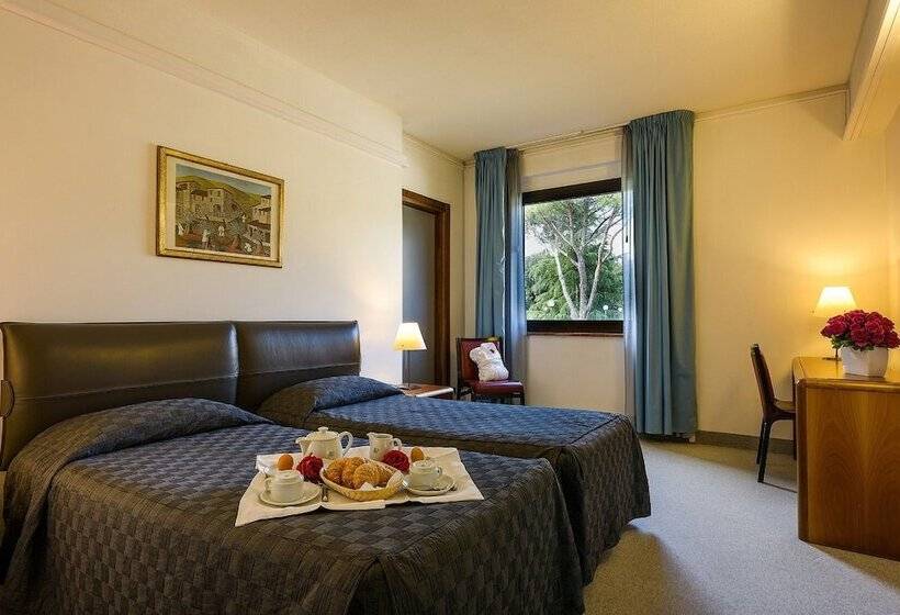 هتل Albornoz Palace