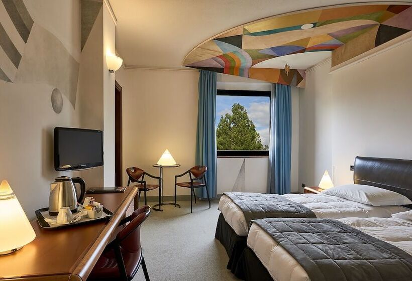 هتل Albornoz Palace