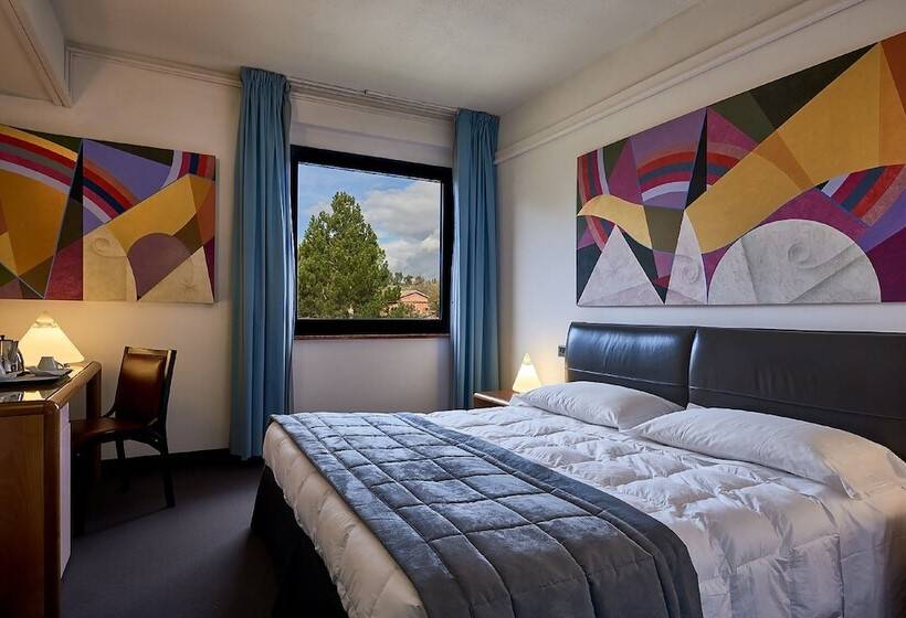 هتل Albornoz Palace