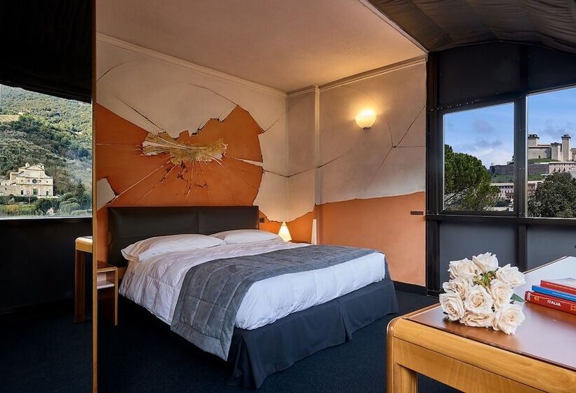 هتل Albornoz Palace