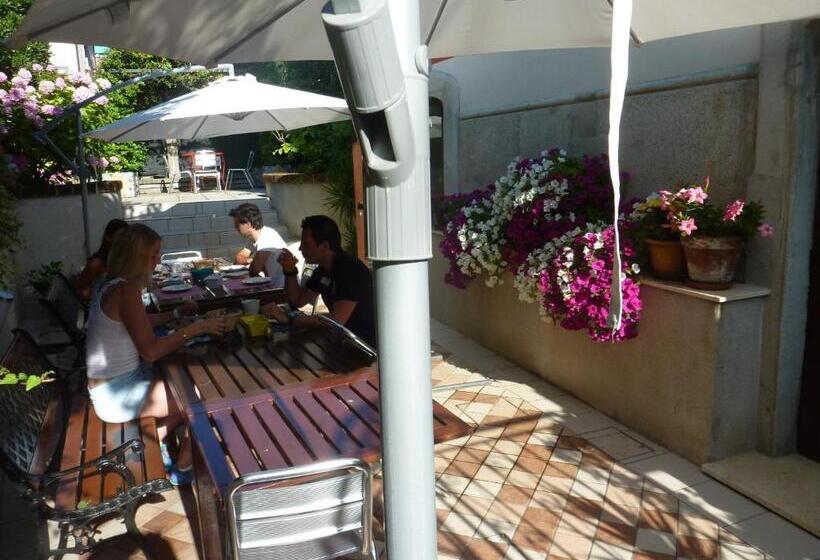 בית מלון כפרי Atlanta Augustus