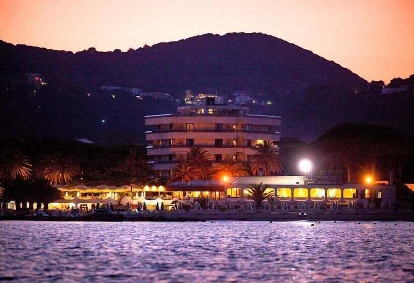 בית מלון כפרי Circeo Park