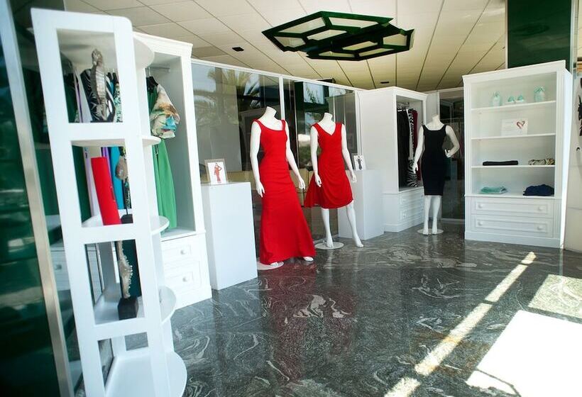 בית מלון כפרי Circeo Park