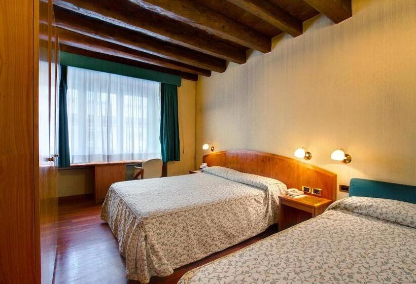 בית מלון כפרי Corot