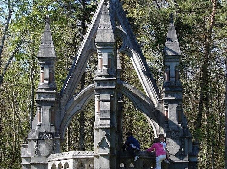 בית מלון כפרי Downhill Inn