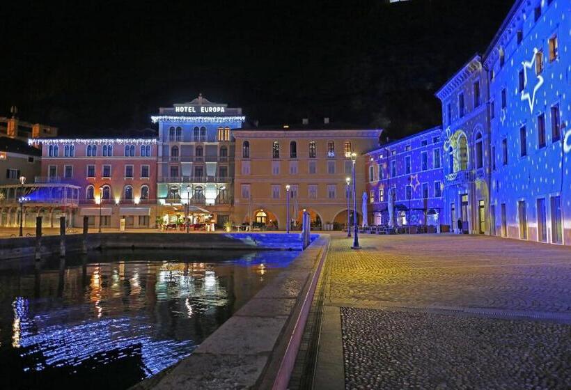 هتل Europa  Skypool & Panorama