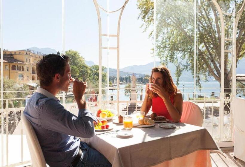 호텔 Europa  Skypool & Panorama