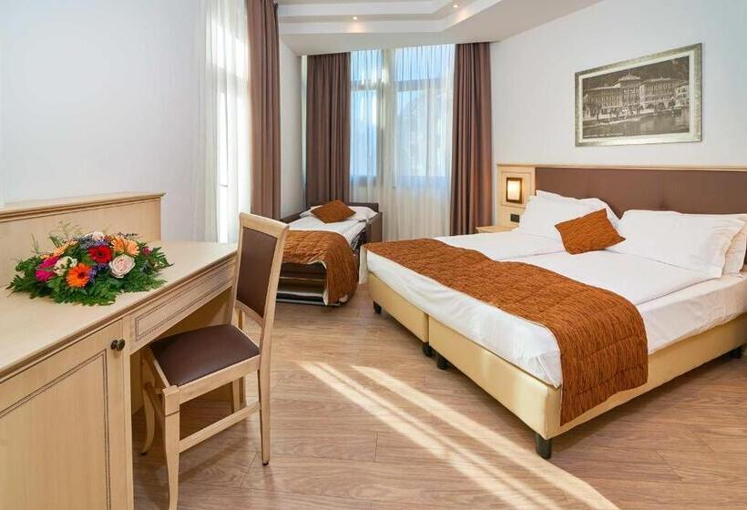 هتل Europa  Skypool & Panorama