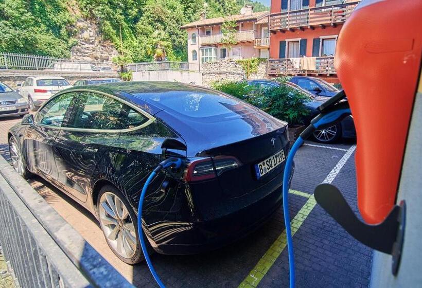 هتل Europa  Skypool & Panorama