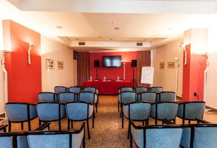 호텔 Europa  Skypool & Panorama