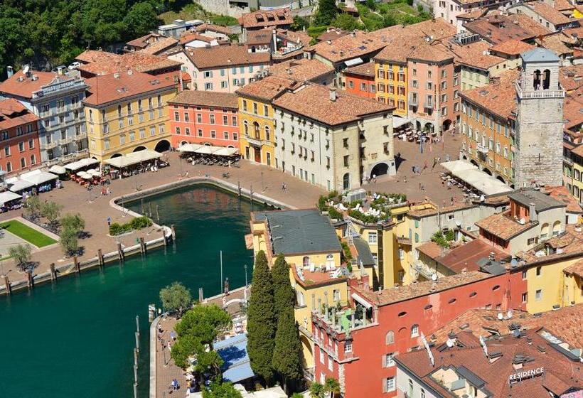 호텔 Europa  Skypool & Panorama