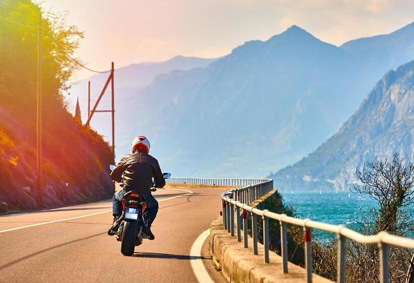 호텔 Europa  Skypool & Panorama