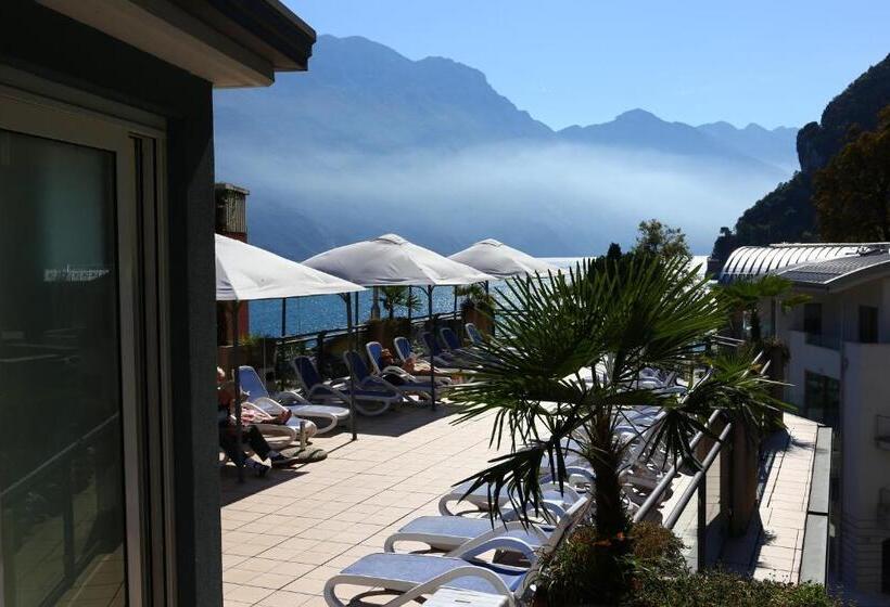 호텔 Europa  Skypool & Panorama