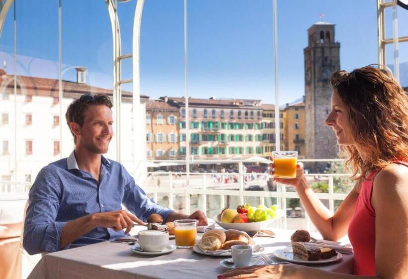 호텔 Europa  Skypool & Panorama