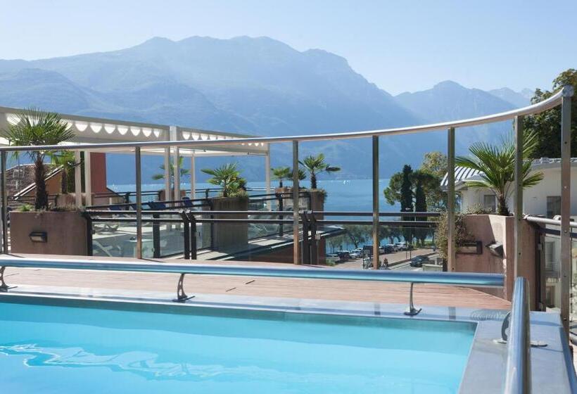 호텔 Europa  Skypool & Panorama