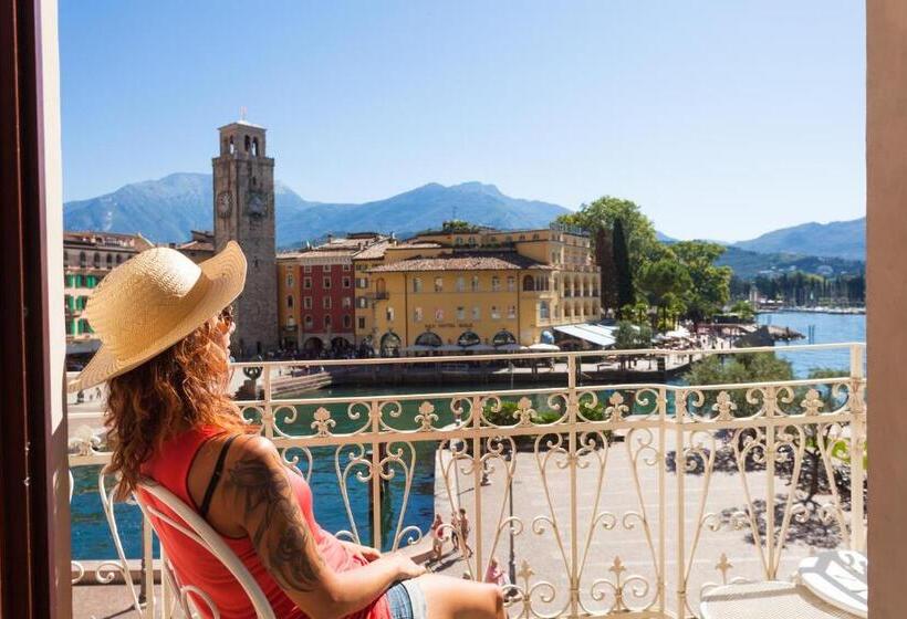 호텔 Europa  Skypool & Panorama