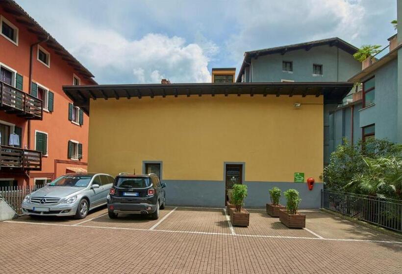 هتل Europa  Skypool & Panorama