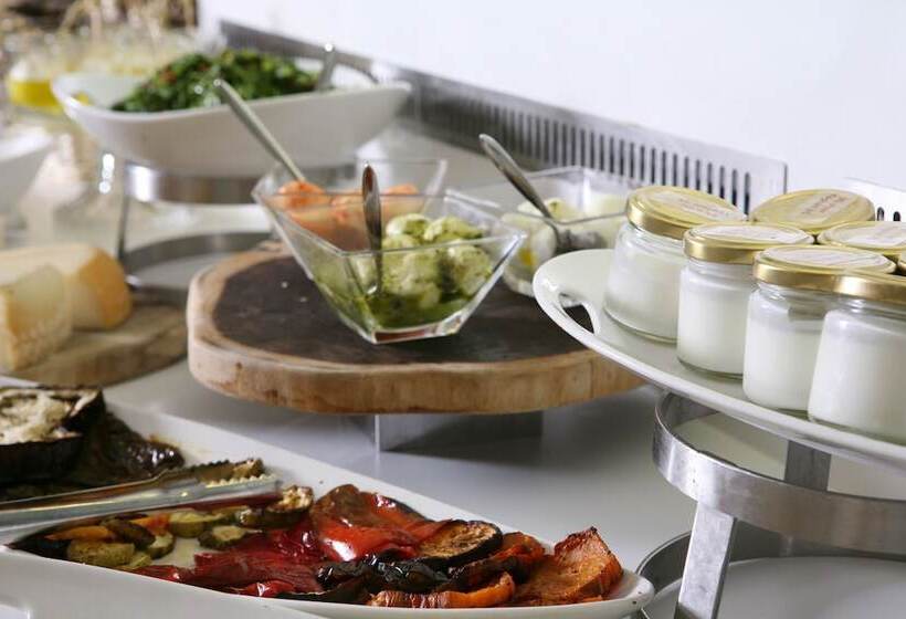 Отель Crowne Plaza Haifa, An Ihg