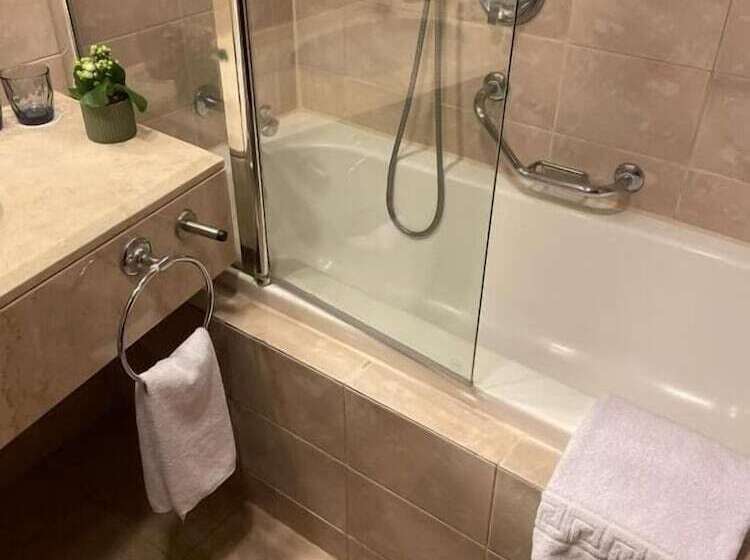 Отель Crowne Plaza Haifa, An Ihg