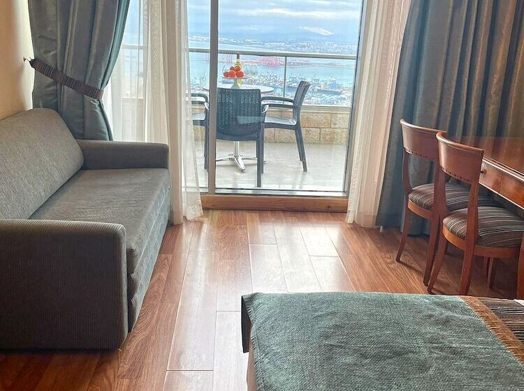 Отель Crowne Plaza Haifa, An Ihg