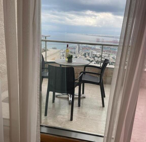 Отель Crowne Plaza Haifa, An Ihg