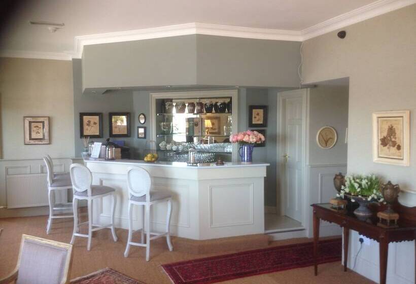 Отель Perryville House