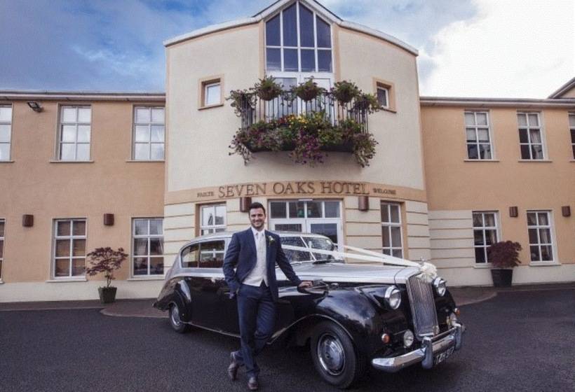فندق Seven Oaks