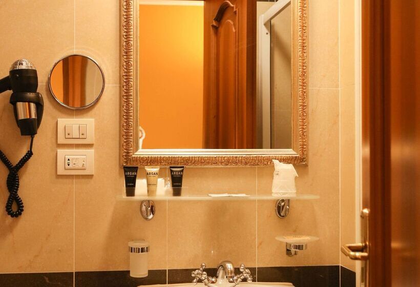 Worldhotel Casati 18