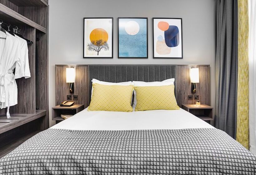 Plaza Hotel Tallaght