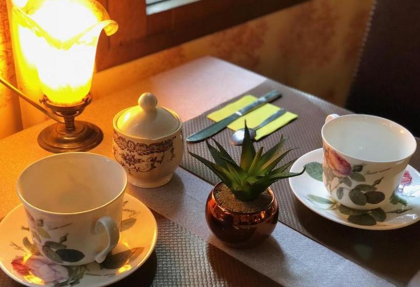 Отель Hôtel De La Cathédrale