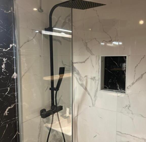 Отель Hôtel Restaurant Clément Ader