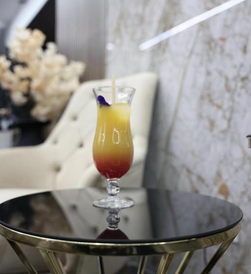 Отель Hôtel Restaurant Clément Ader