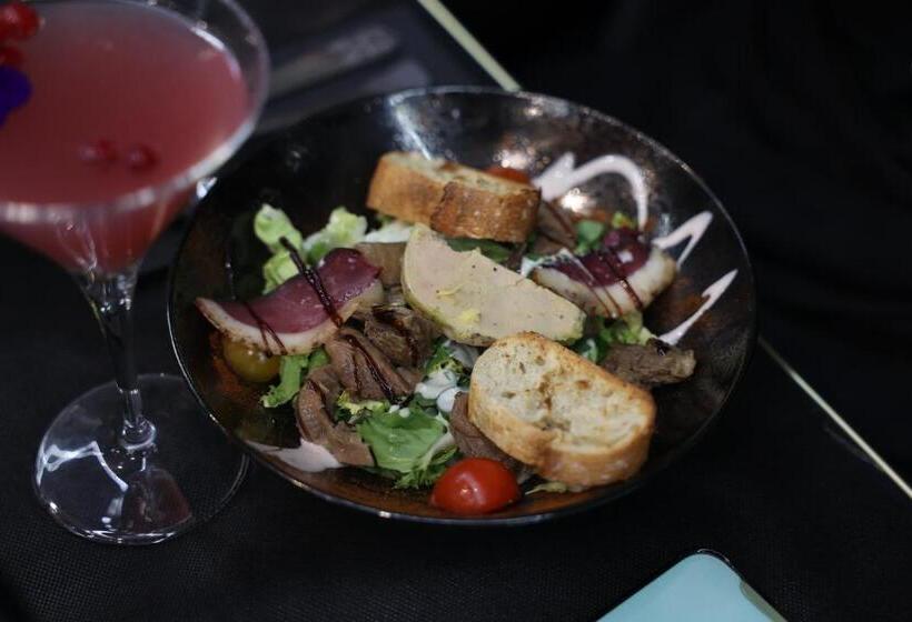 Отель Hôtel Restaurant Clément Ader