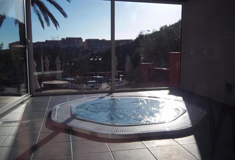 Отель Hôtel L Arapède