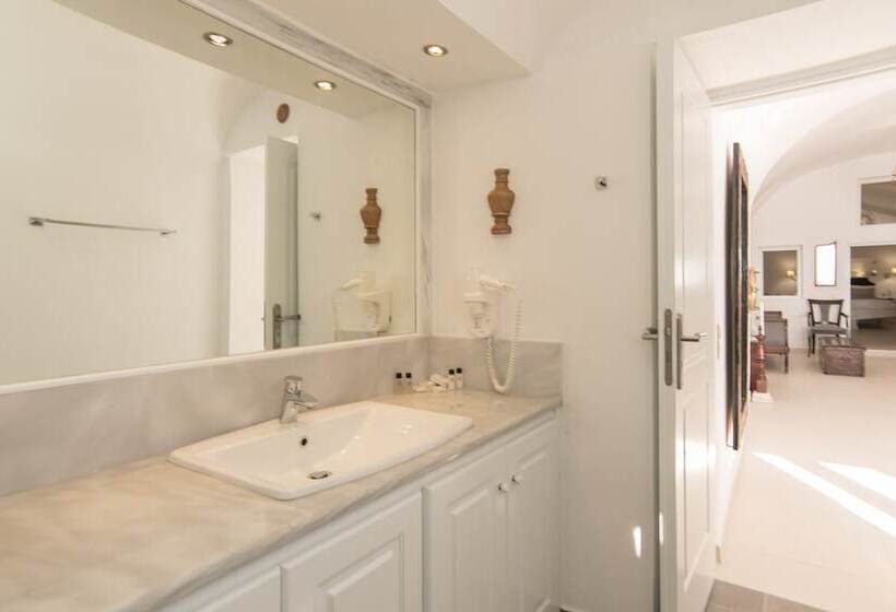 Karpimo Horizon   Caldera View With Private Hot Tub