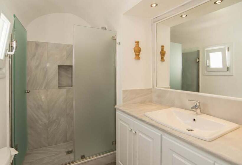 Karpimo Horizon   Caldera View With Private Hot Tub