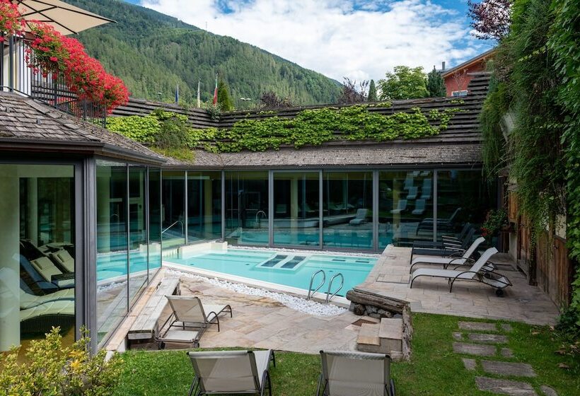 فندق Alpholiday Dolomiti Wellness & Family