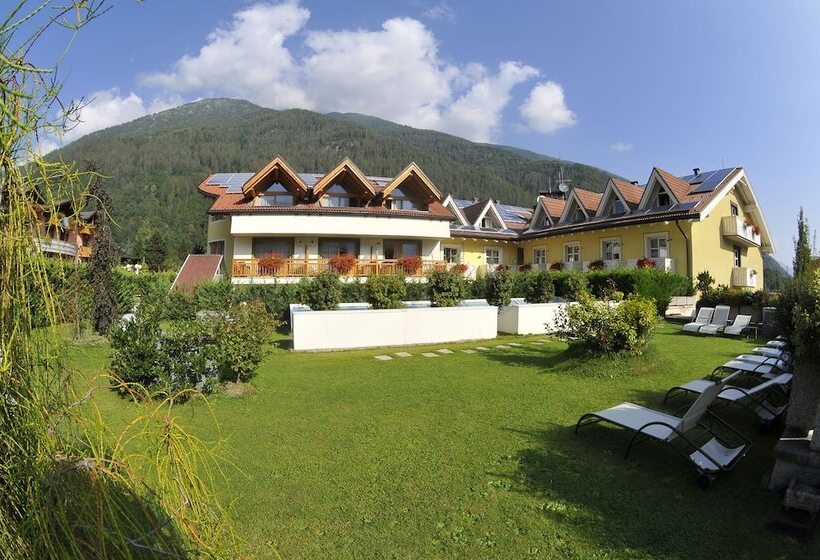 فندق Alpholiday Dolomiti Wellness & Family