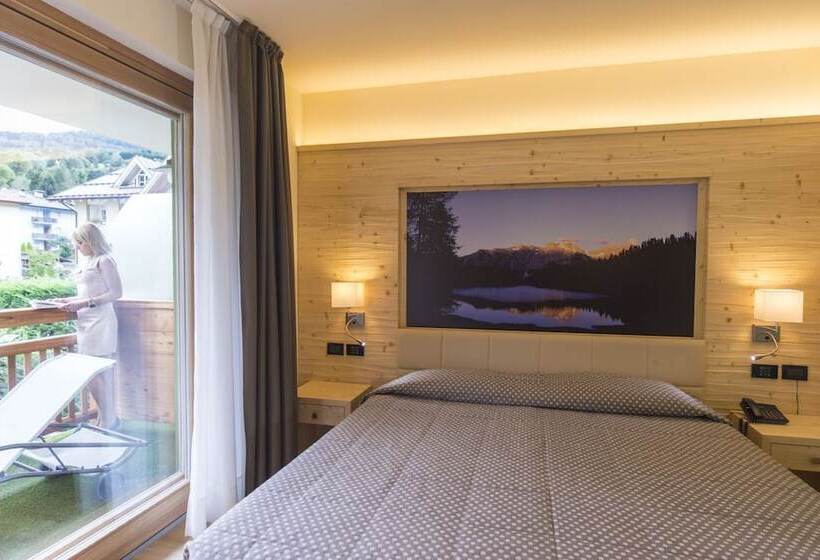 فندق Alpholiday Dolomiti Wellness & Family