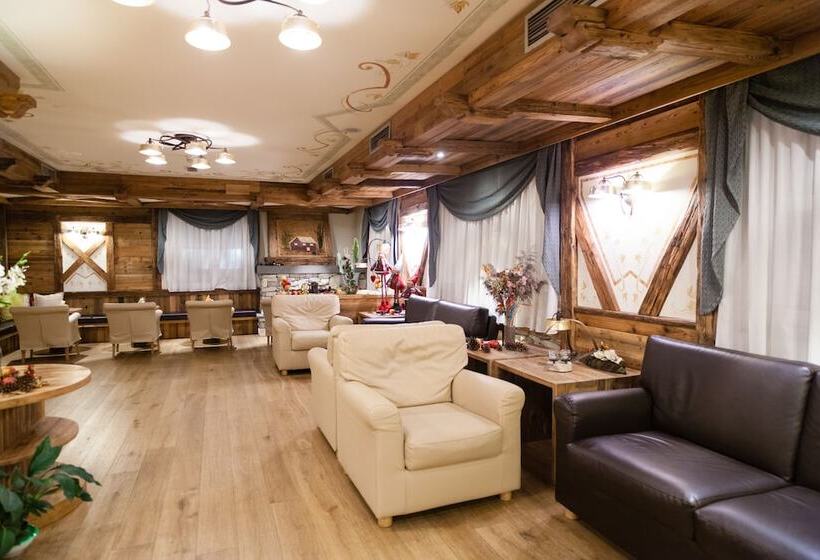 فندق Alpholiday Dolomiti Wellness & Family