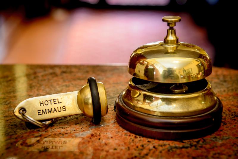 هتل Emmaus