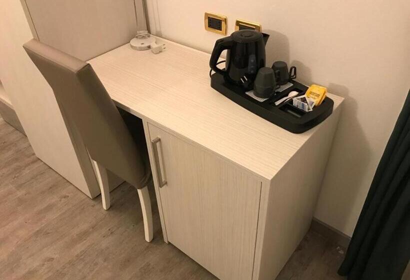 Hotel Holiday  Alla Finestrella