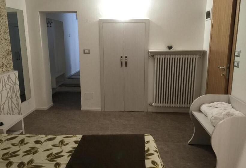 Hotel Holiday  Alla Finestrella