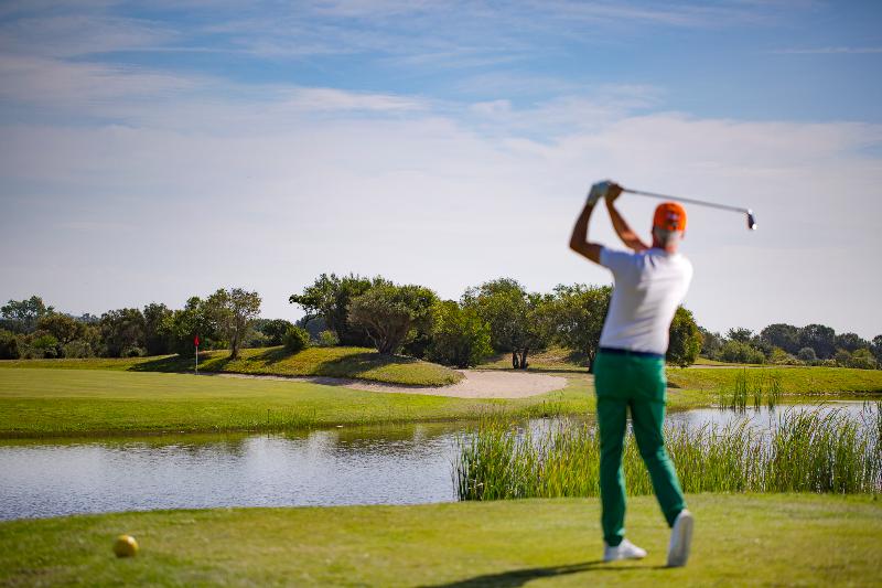 בית מלון כפרי Is Molas Resort